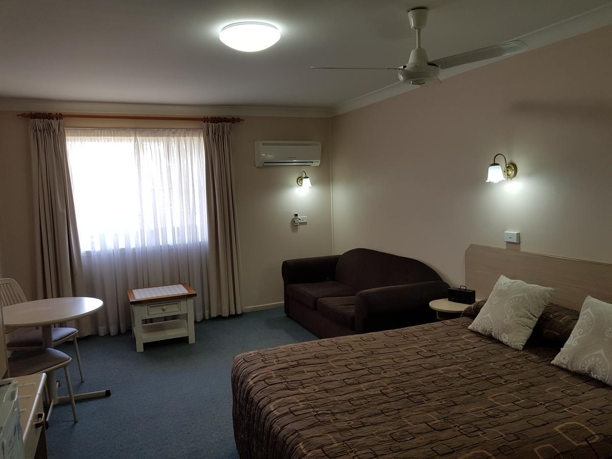 Abraham Lincoln Motel แทมเวิร์ธ ภายนอก รูปภาพ