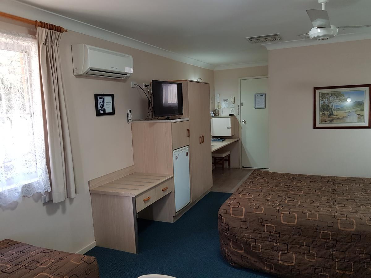 Abraham Lincoln Motel แทมเวิร์ธ ภายนอก รูปภาพ