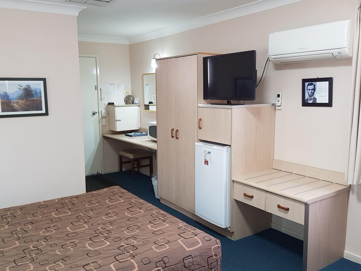 Abraham Lincoln Motel แทมเวิร์ธ ภายนอก รูปภาพ