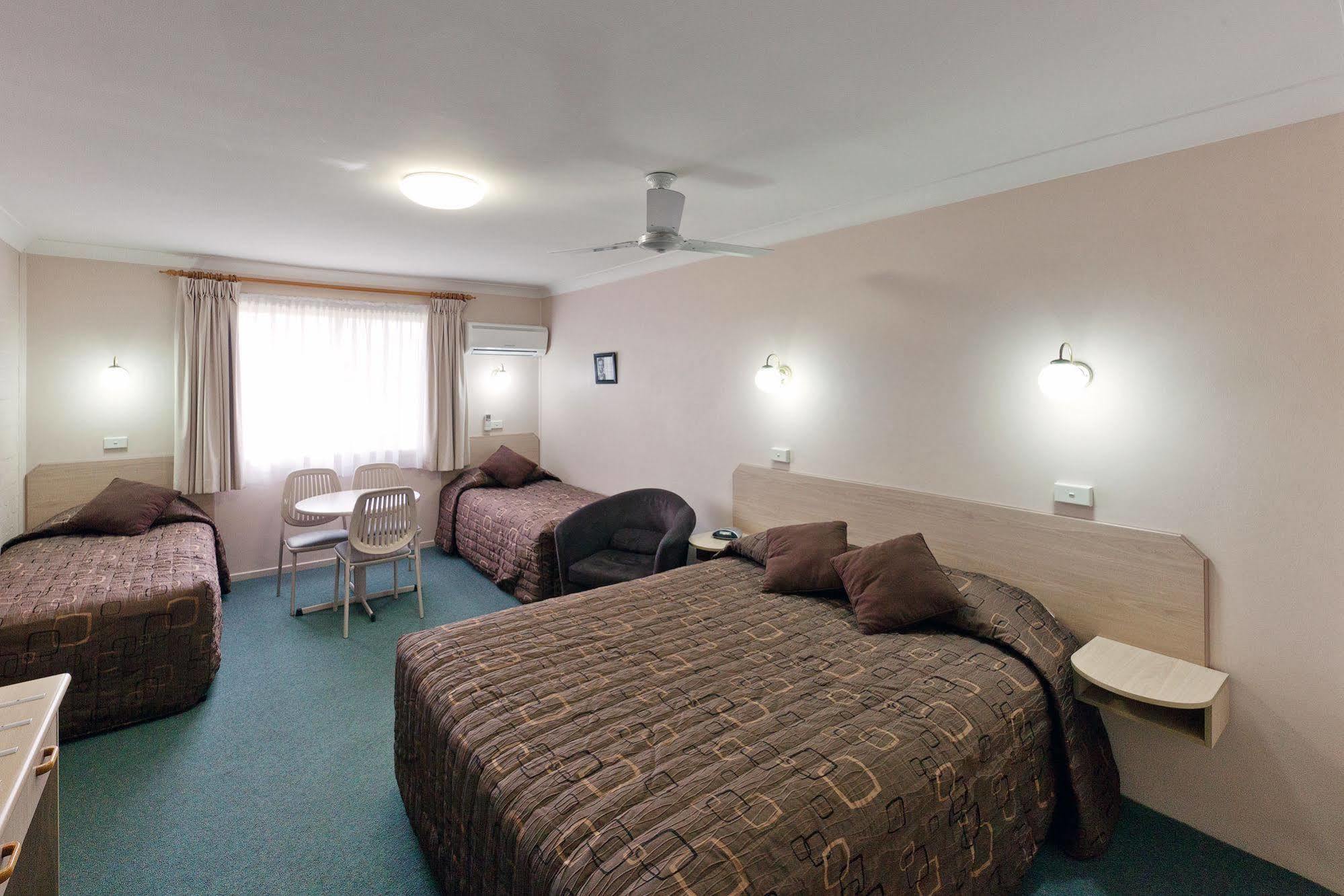 Abraham Lincoln Motel แทมเวิร์ธ ภายนอก รูปภาพ