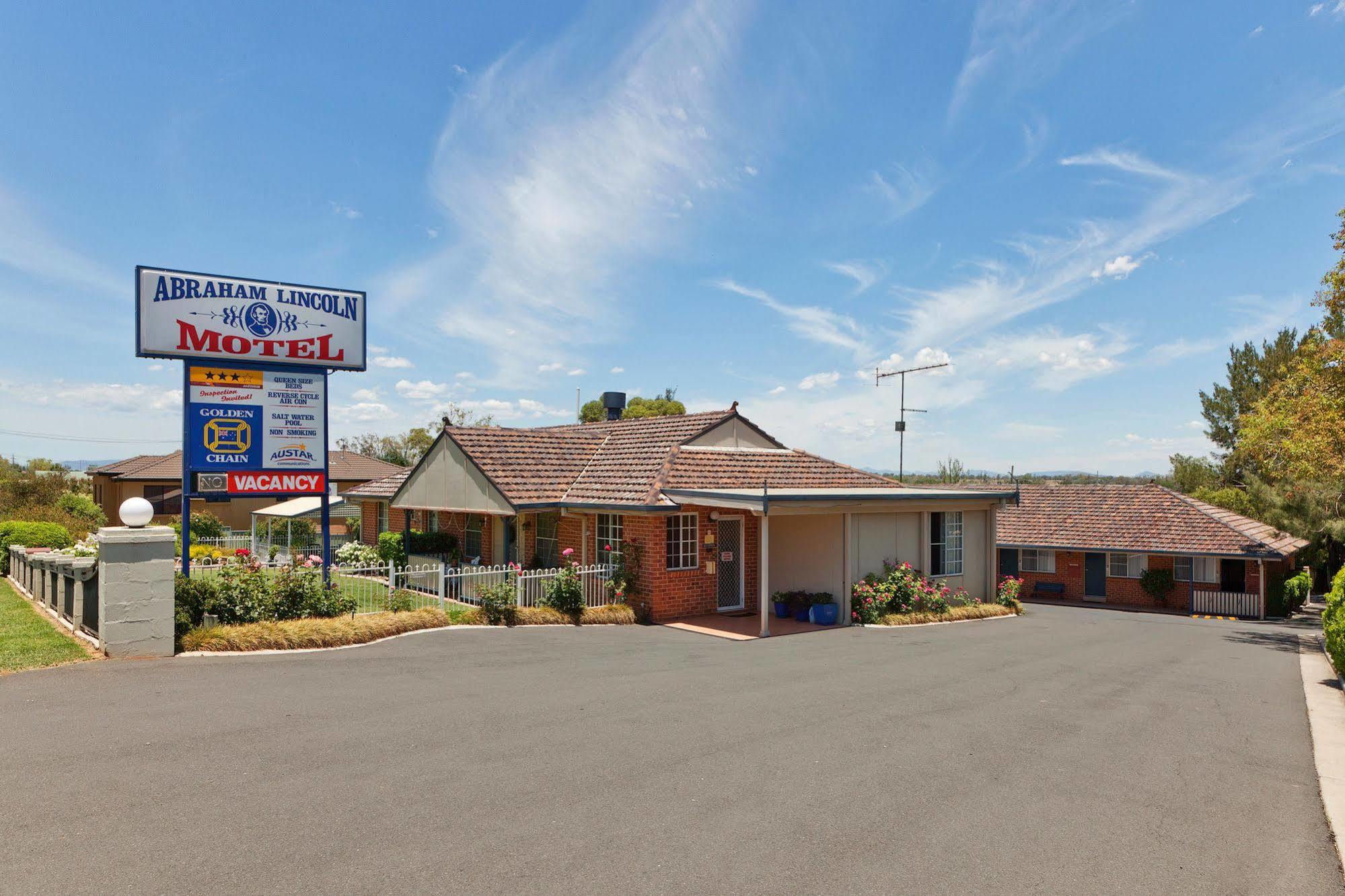 Abraham Lincoln Motel แทมเวิร์ธ ภายนอก รูปภาพ