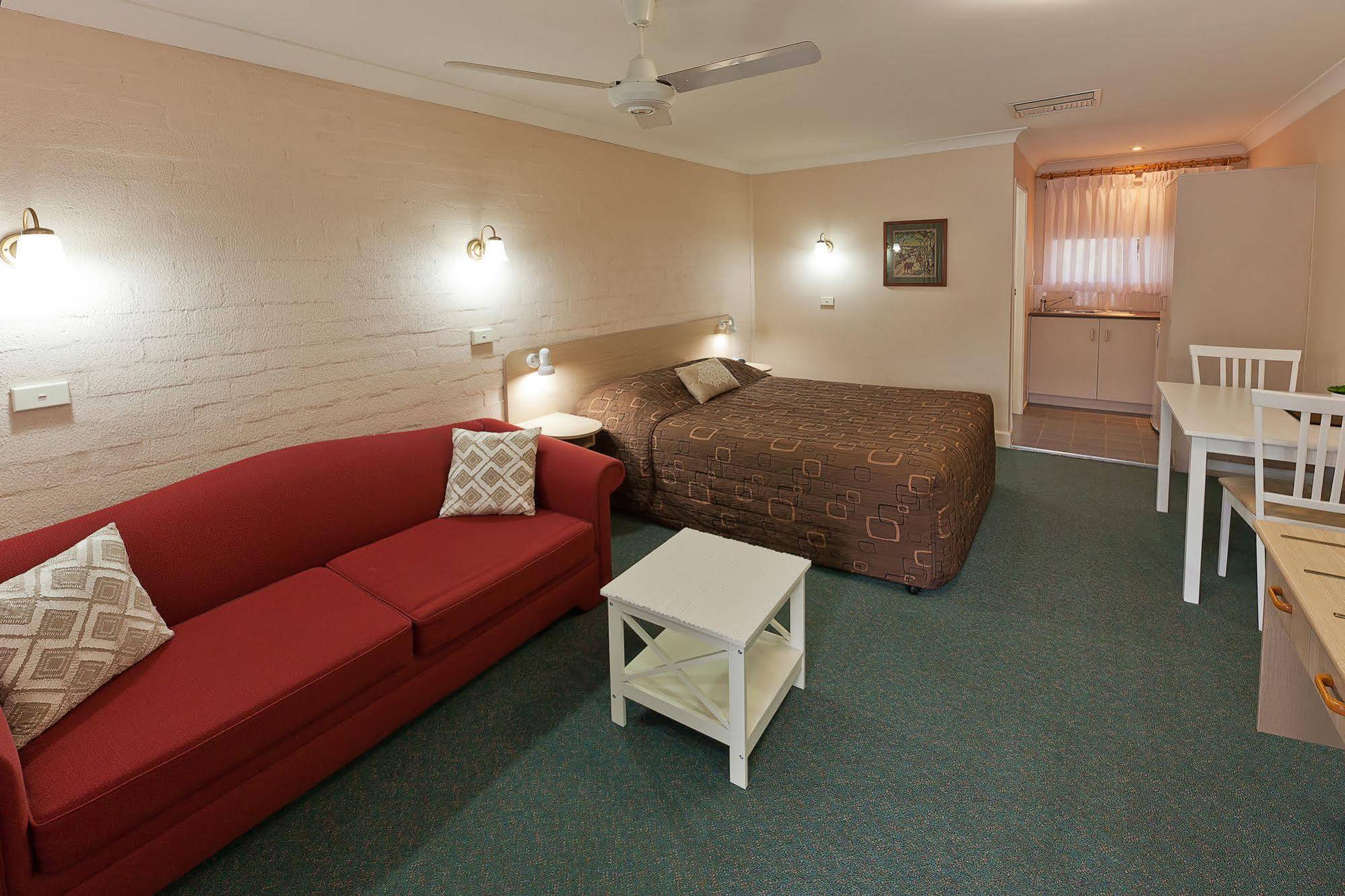Abraham Lincoln Motel แทมเวิร์ธ ภายนอก รูปภาพ