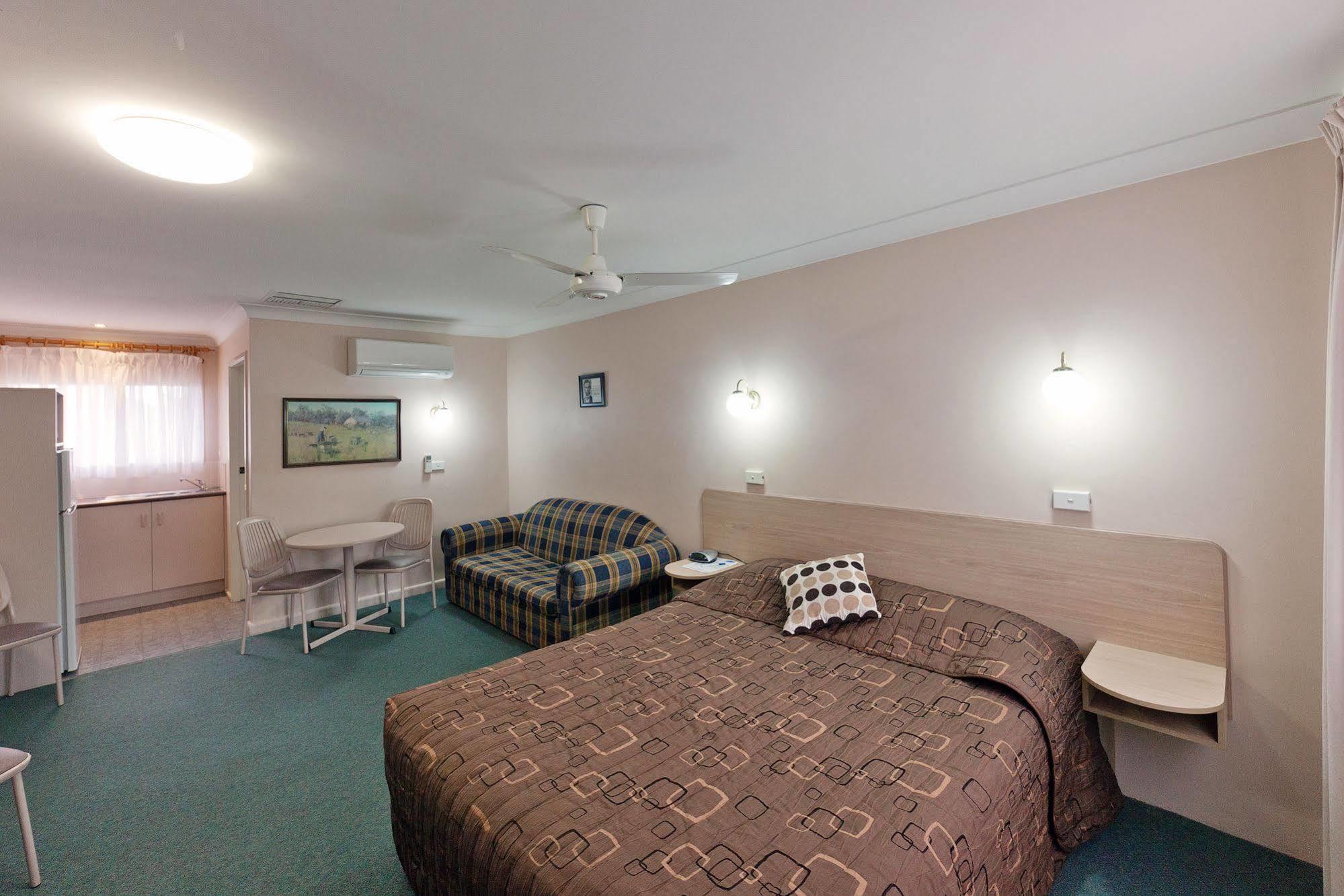Abraham Lincoln Motel แทมเวิร์ธ ภายนอก รูปภาพ